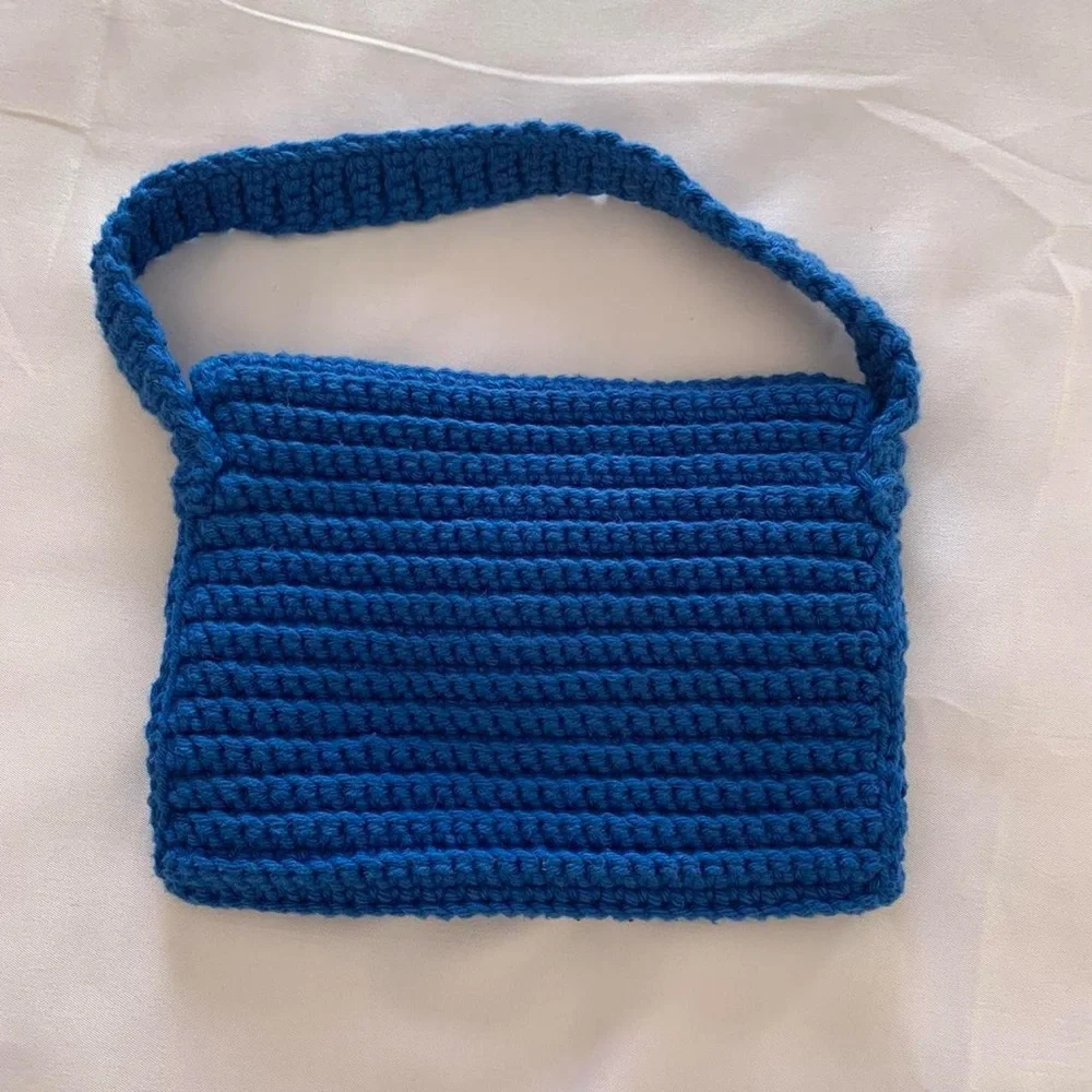 cobalt blue crochet bag / pouch with button - Picture 5 of 6